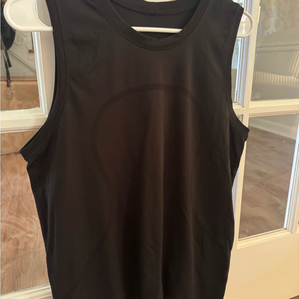 Lululemon size 8 Swiftly Breathe Relaxed-Fit Muscle Tank Top